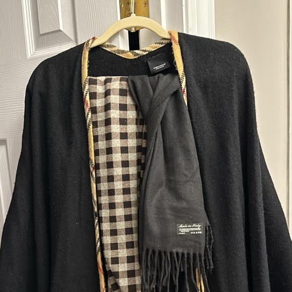 Lord & Taylor Cape with Burberry-Style Trim + Two Scarves - Picture 1 of 2